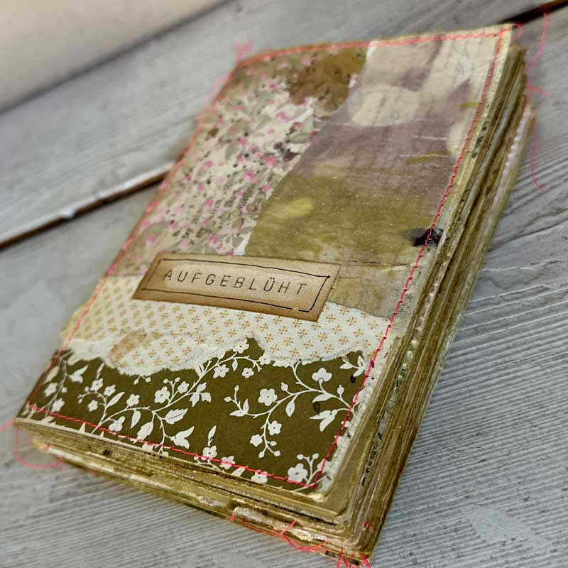 Buch Aufgeblüht mit poetischen Frühlingsmotiven
