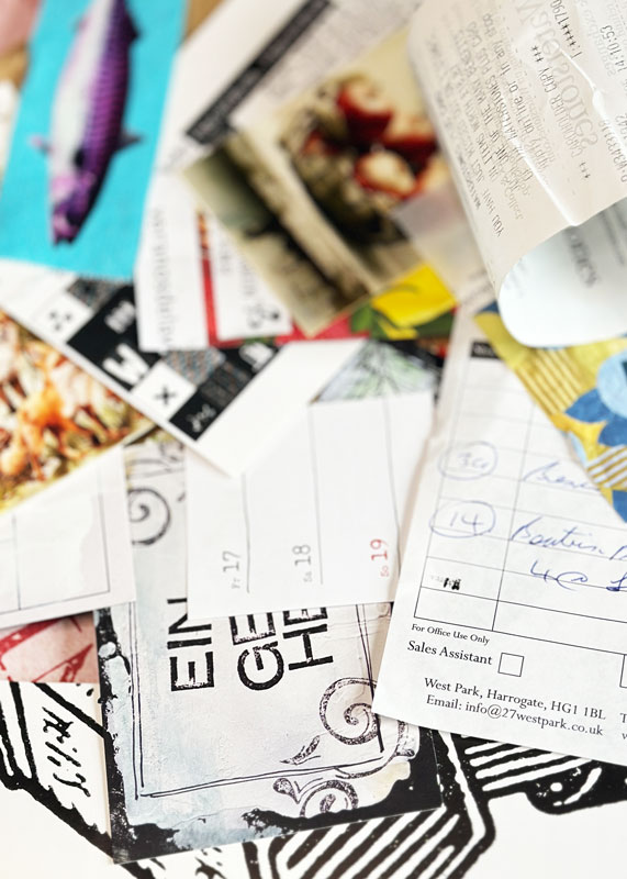 Junk Journal mit alten Papieren, Fundstücken und persönlichen Erinnerungen